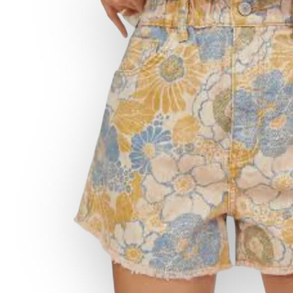 Pilcro x Anthropologie Lara Ultra High Waisted Floral frayed hem Shorts size XS - Picture 3 of 15